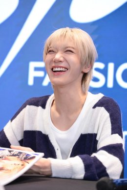 TEN (เตนล์) สร้างรอยยิ้มให้กับแฟนคลับชาวไทยแบบเต็มสิบ ในกิจกรรมแจกลายเซ็นสุดเอ็กซ์คลูซีฟ Shopee x TEN 'STUNNER' FANSIGN EVENT โดยเอสเอ็ม ทรู (SM True) และ ช้อปปี้ (Shopee)